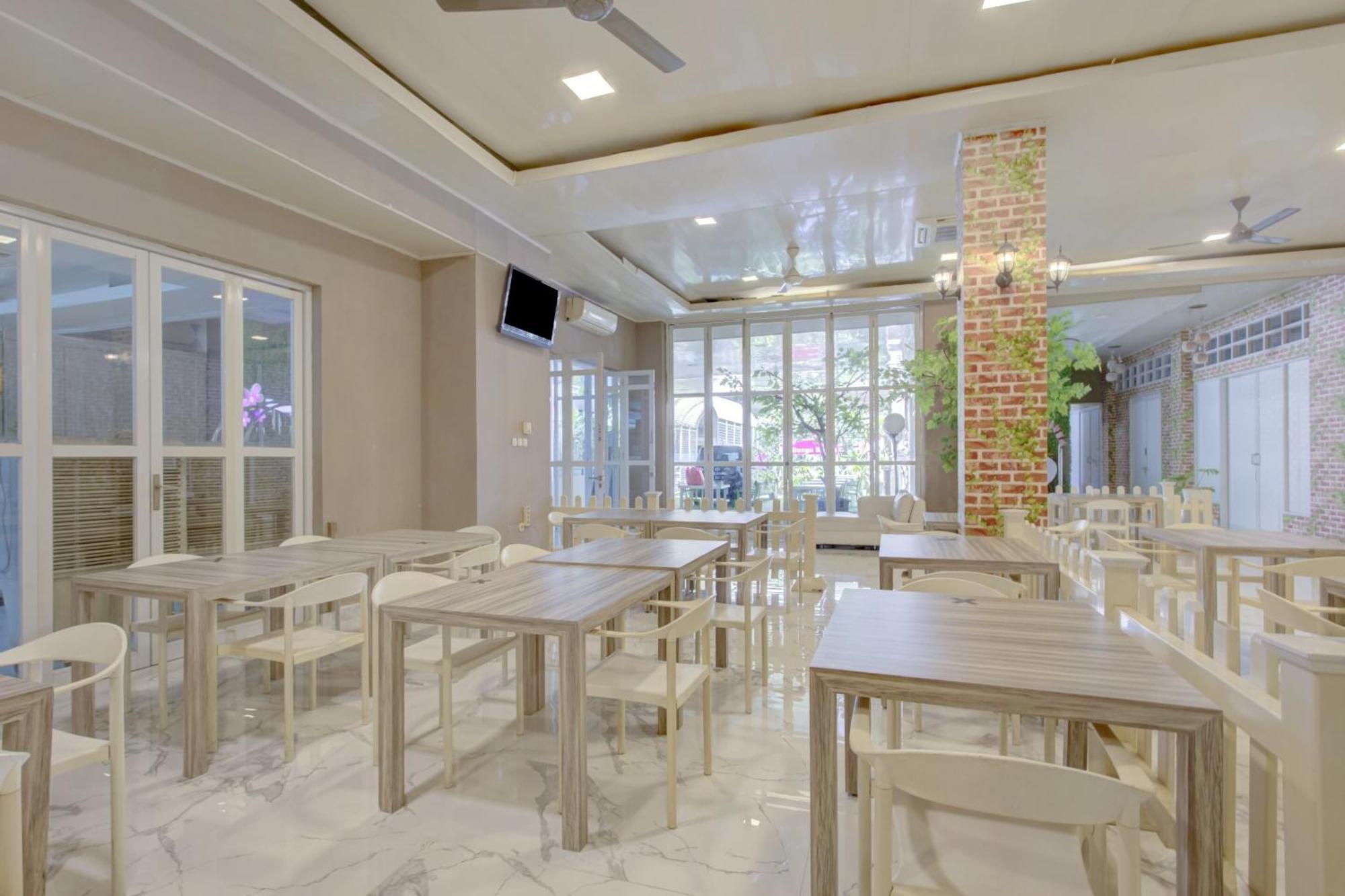Hotel O Gambir Near Juanda Station Formerly Bunga Dahlia Jakarta Luaran gambar