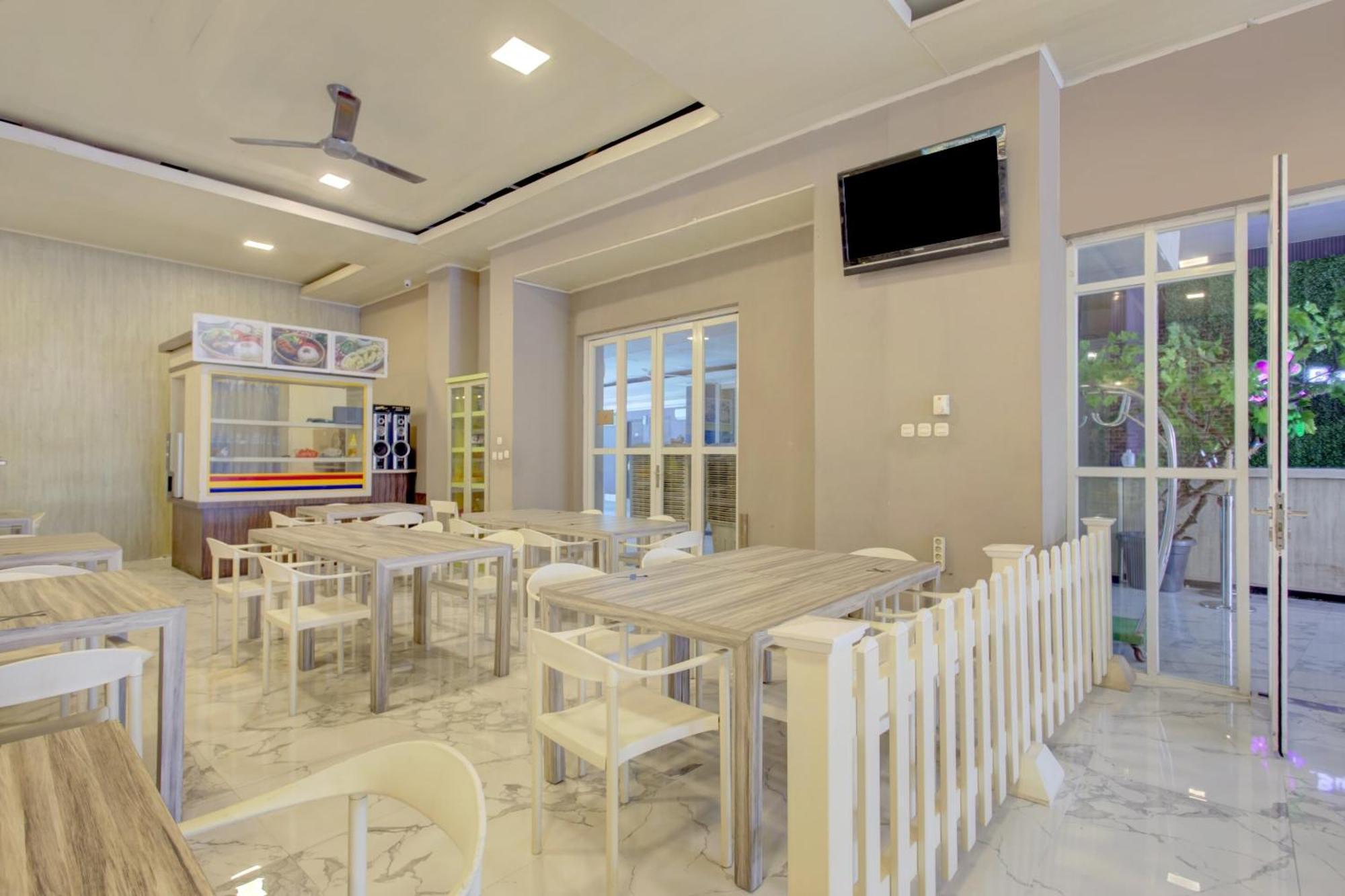 Hotel O Gambir Near Juanda Station Formerly Bunga Dahlia Jakarta Luaran gambar